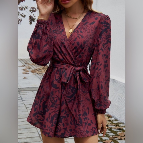 Minimalist Tied Surplice Long Sleeve Romper